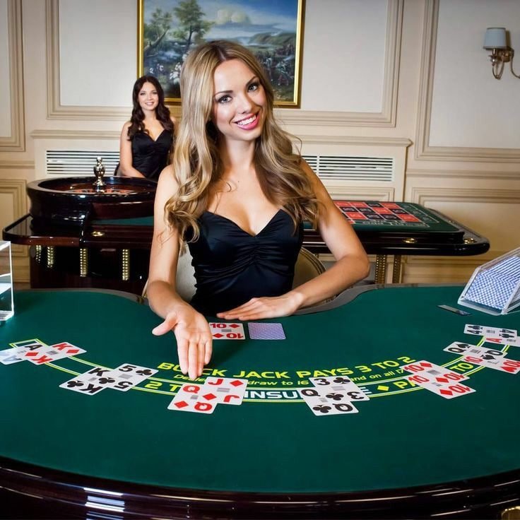 mmkauto Live Casino မိုဘိုင်းဖုန်းဖြင့် ကစားနေသောမြင်ကွင်း